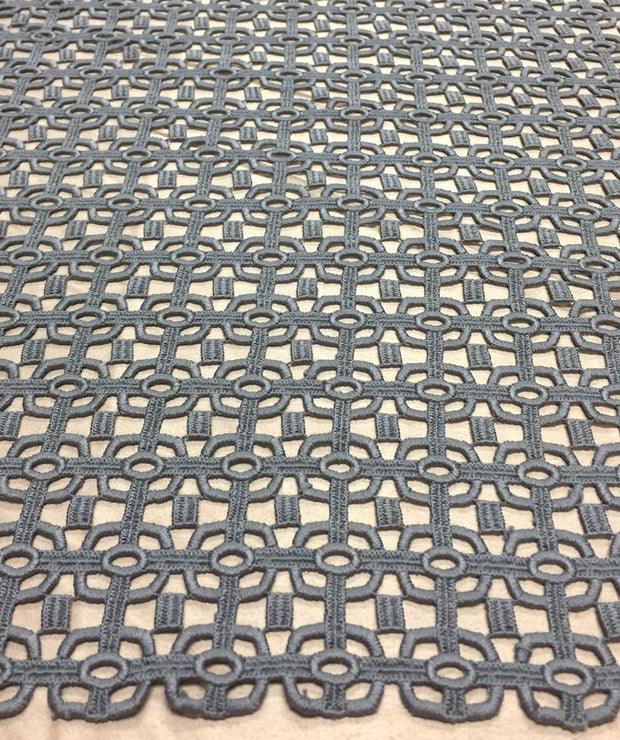 Guipiure Infinity Lace